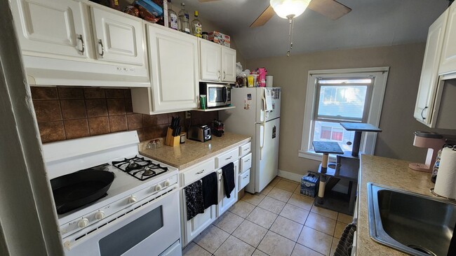 Building Photo - kb921 Unit 923