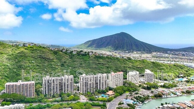 Building Photo - 501 Hahaione St Unit #1/4G