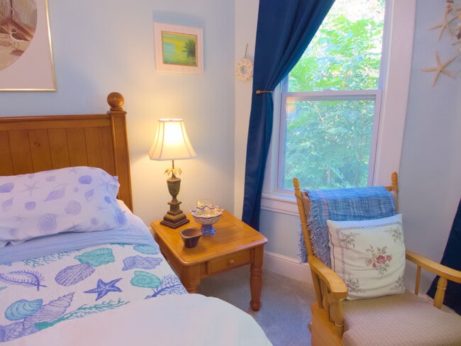 Photo - 1831 Oxford Ave SW