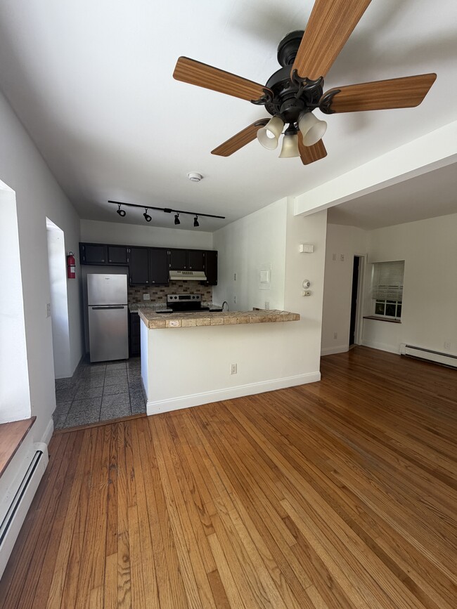 10 N Clover St Unit 2