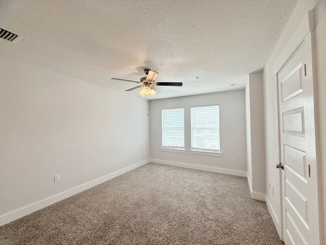 Photo - Stunning Townhome – Prime Pensacola Location