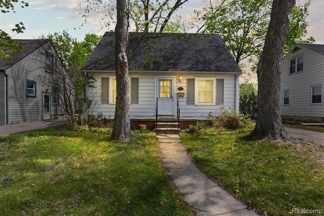 Photo - 2211 Academy St House