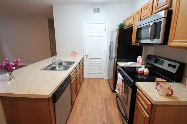 Kitchen - Apartments at The Schoolhouse