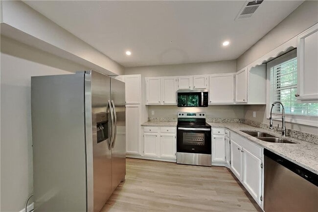 Photo - 620 Gregory Manor Dr SW