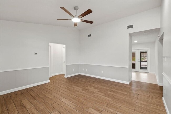 Photo - 1811 Oakgrove Ave
