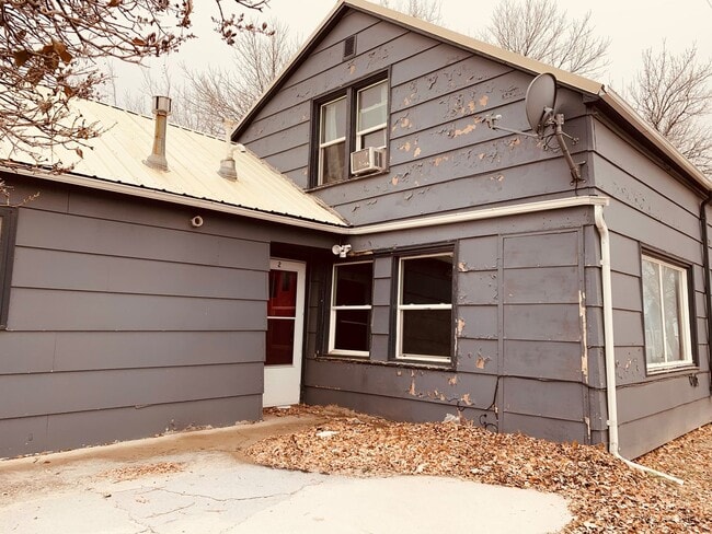 Building Photo - 612 13th St S Unit 2