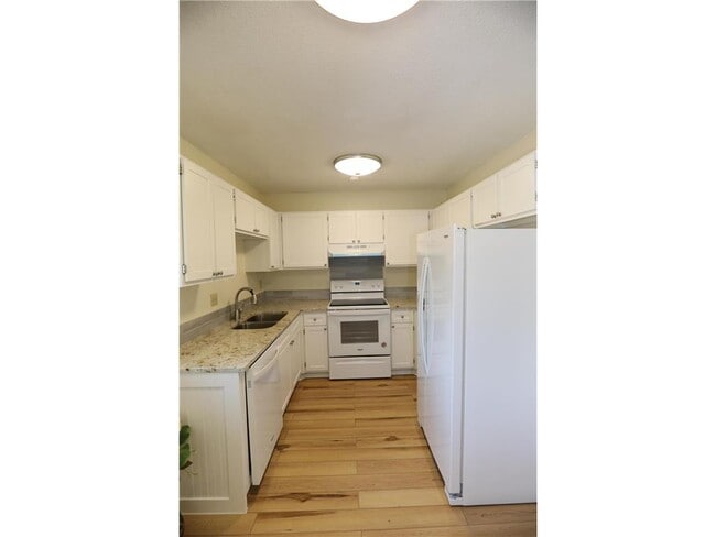 Photo - 305 Shawnee Trail