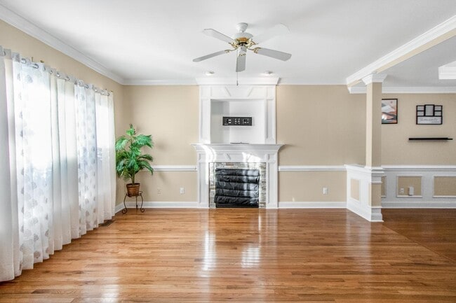 Photo - 1108 Brittley Way