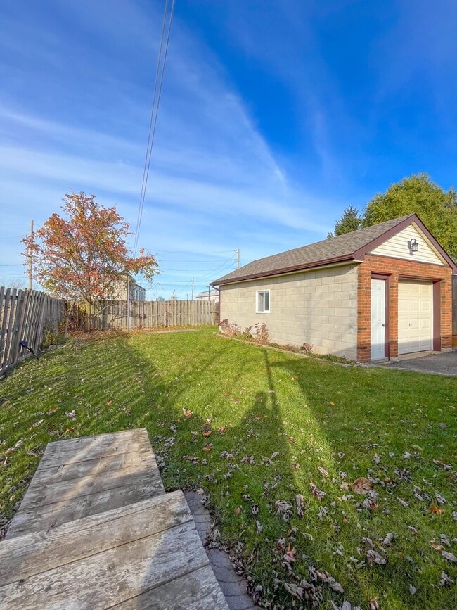 Photo - Main - 10 Fourth S Welland Ontario L3B 3X9