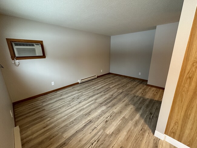 Photo - 201 6th St W Unit 1