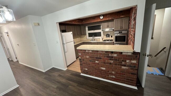 Photo - 18 E 46th St