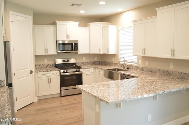 Photo - 7059 E Portland St