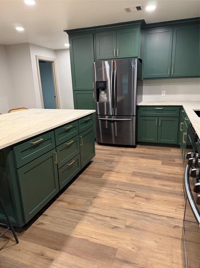 Photo - 1508 Hemlock Dr