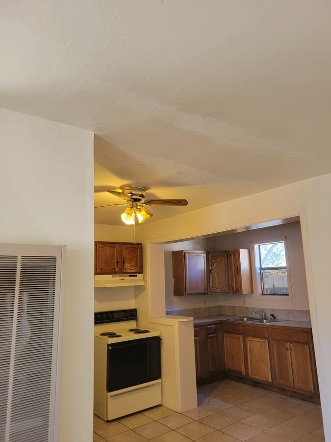 Photo - 1302 Michigan Ave Unit 1302 1/2