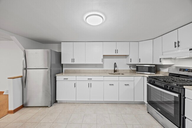 Photo - 2827 Brownsville Rd Unit Apt1