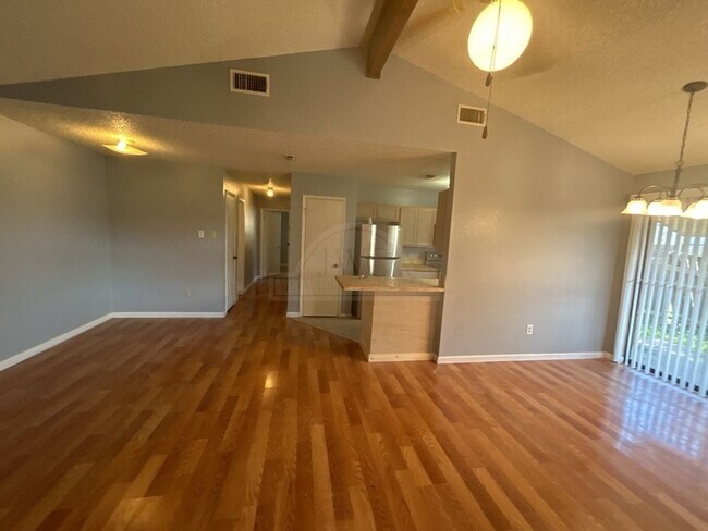 Photo - 2011 Windward Dr