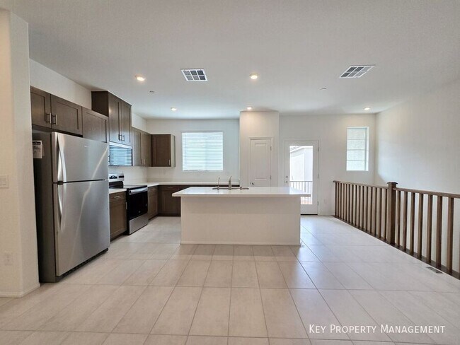 Photo - 5717 CRENELLATED St