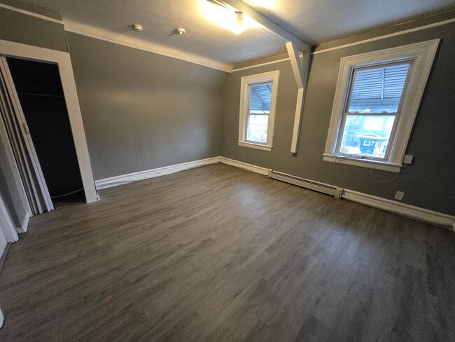 Building Photo - 8 Farley Ave Unit 3