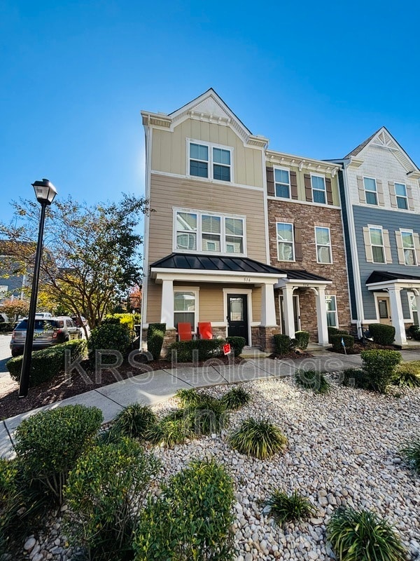 Building Photo - 516 Sloane St