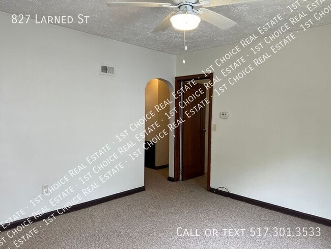 Photo - 827 Larned St