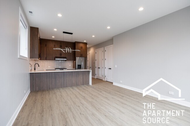 Photo - 3738 S Calumet Ave Unidad 2S