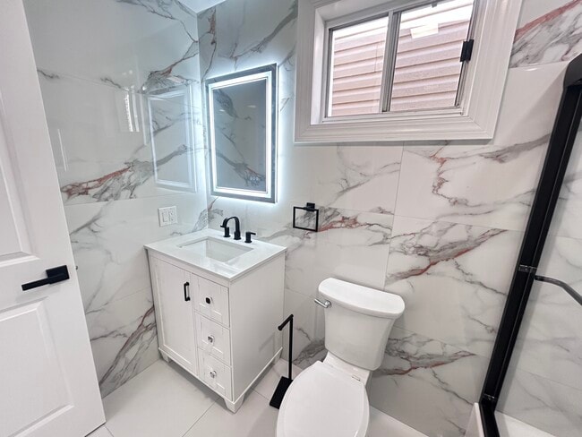 Photo - 510 17th St Unit 2