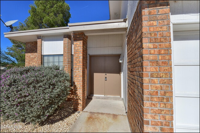 Photo - 2417 Robert Wynn St Casa