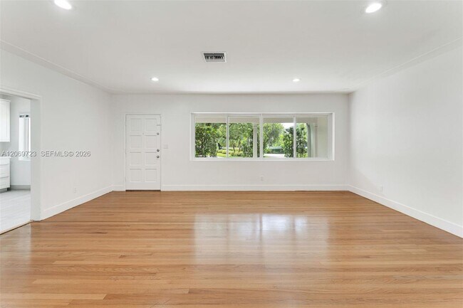 Photo - 4724 Orduna Dr