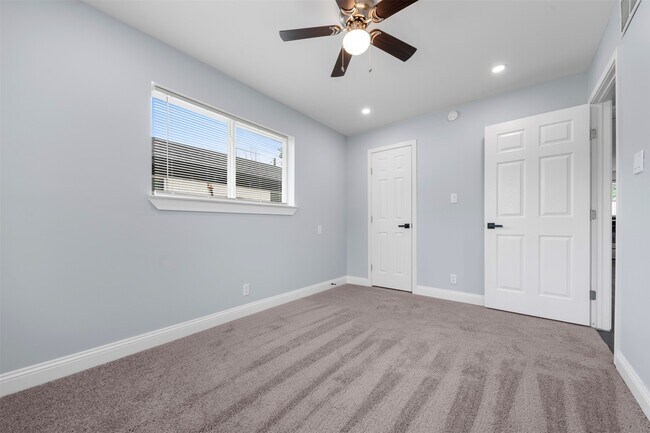 Photo - 4116 Linn St Unit A