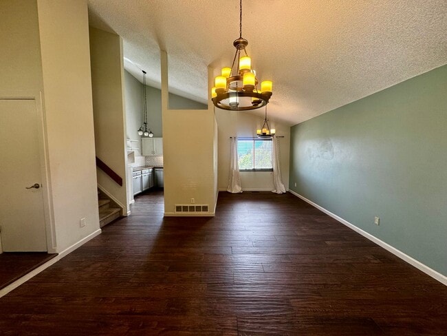 Photo - 3 Bedroom Tri-level in Briargate