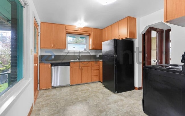 Photo - 1920 S Bayview St