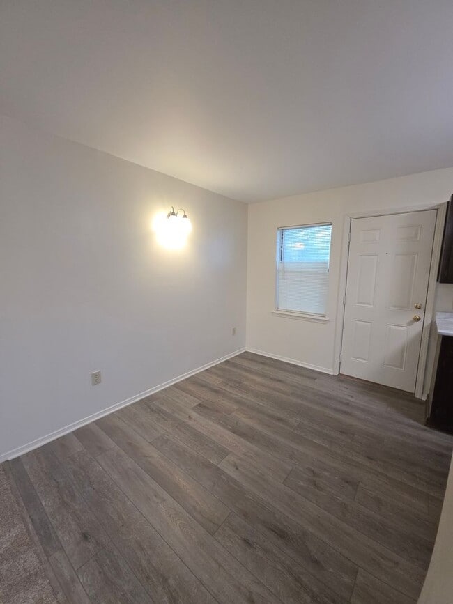 Photo - 1009-1023 W. 12TH Unit 1023 W 12th St