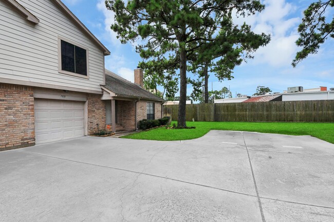 Photo - 7821 Theissetta Dr Unit 141