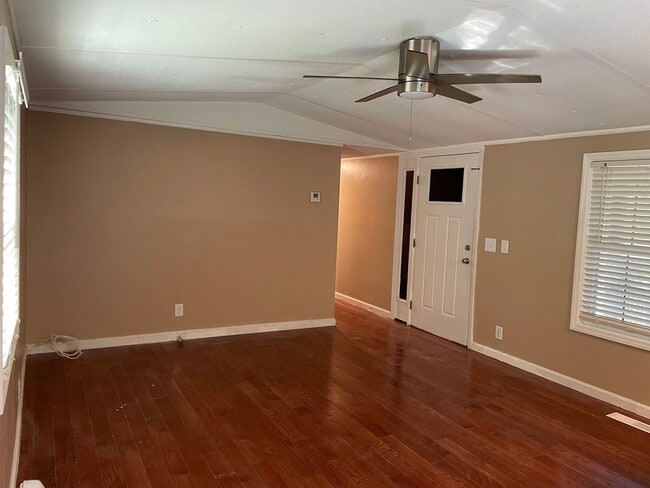 Photo - 3 Bed, 2 Bath Mobile home