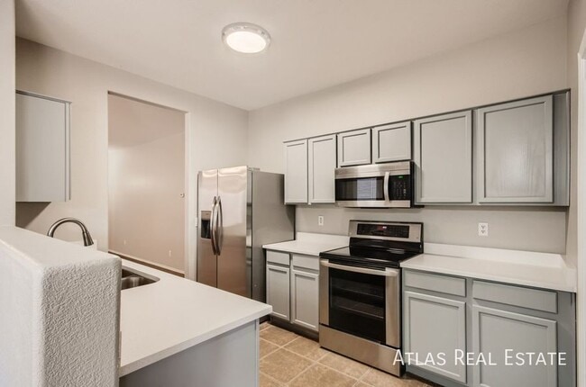 Photo - 805 E Drifter Pl