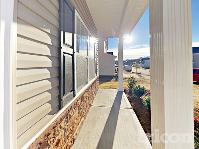 Photo - 1357 Waylon Ave