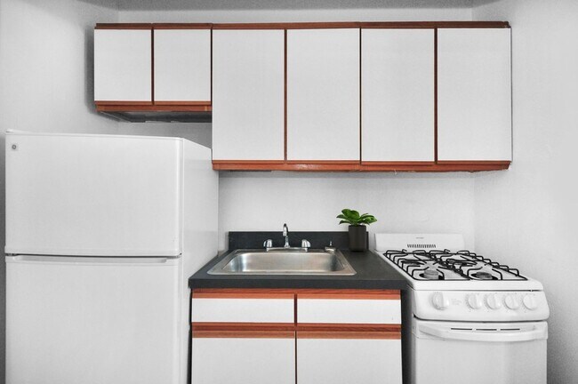 Photo - 596 W Hawthorne