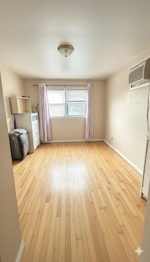 Photo - 172 W 24th St Unidad 2 Rear