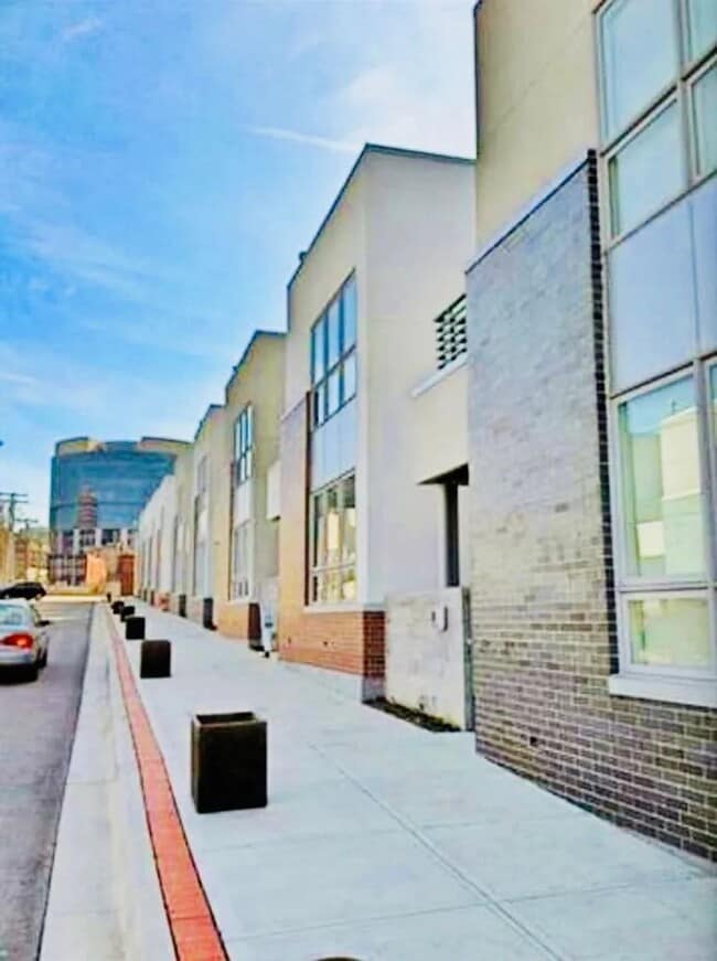 Building Photo - Spacious 2BR Condo in Kansas City