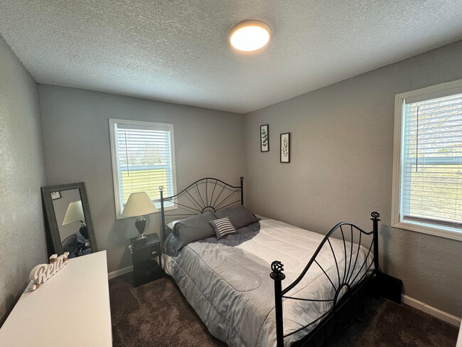 Photo - 400 Walker Dr