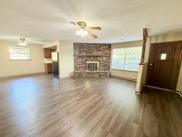 2201 Pin Oak Dr Unit B
