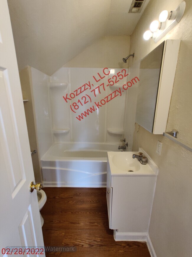 Photo - 407 E Michigan St Unidad B