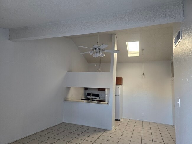 Photo - 684 White Cliffs Dr Unit Apartment A