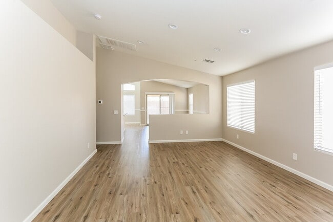 Photo - 6418 W Magnolia St