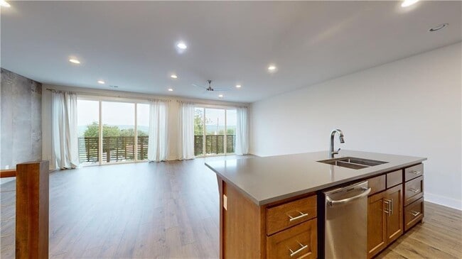 1054 E Huntsville Rd