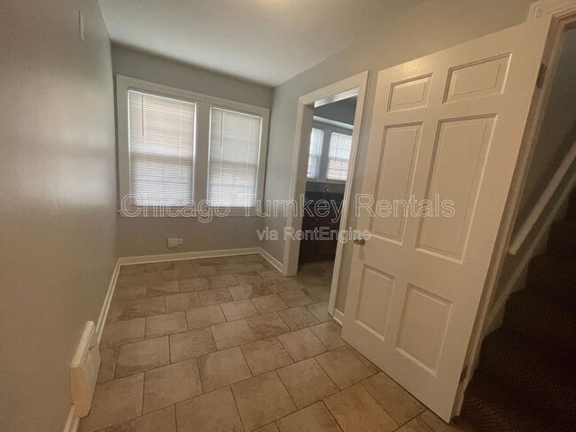 Photo - 494 Greenbay Ave