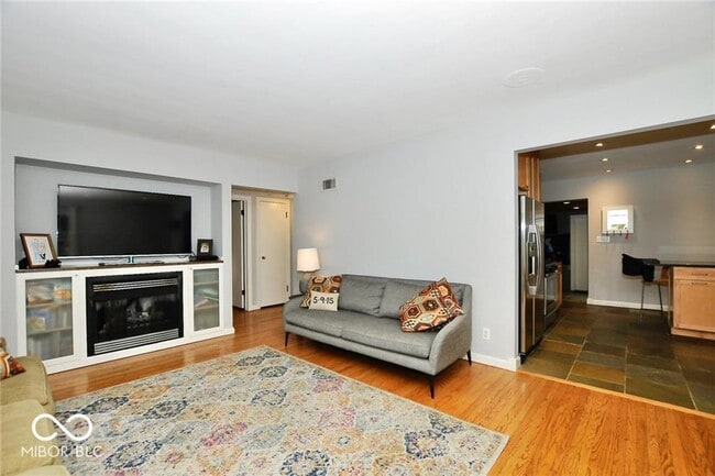 Photo - 5754 Primrose Ave