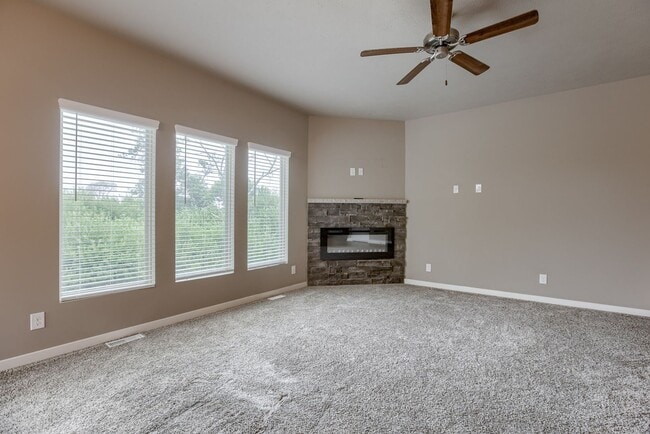 Photo - Gorgeous 3 Bedroom In Papillion!!