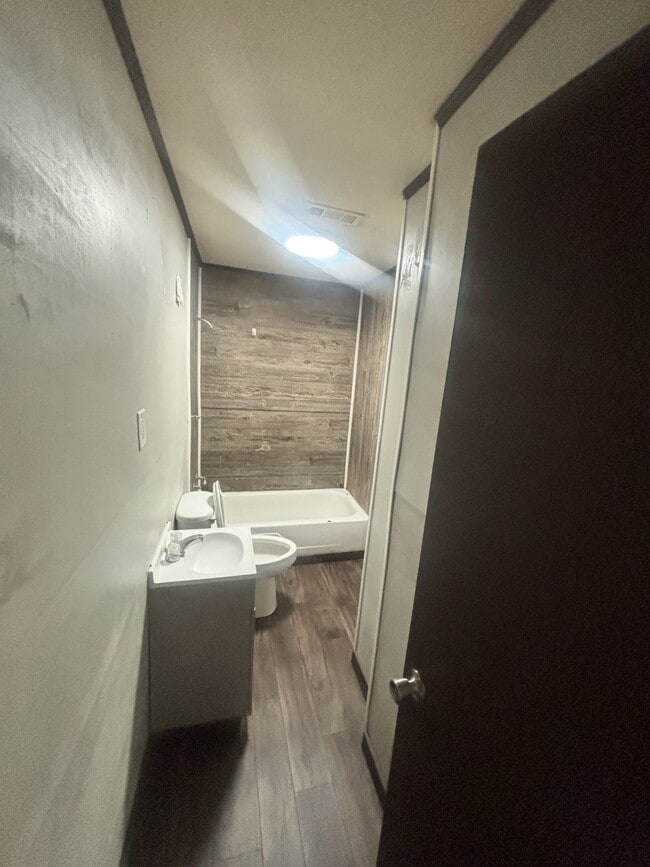 Photo - 301 College Ave