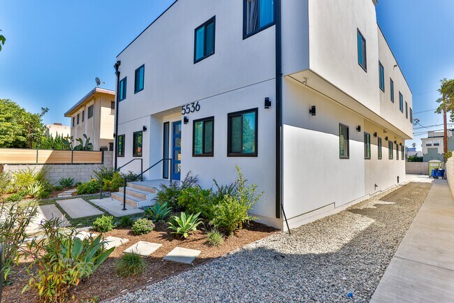 Photo - 5536 Lexington Ave